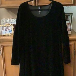 Marla Wynn Black Velvet Dress